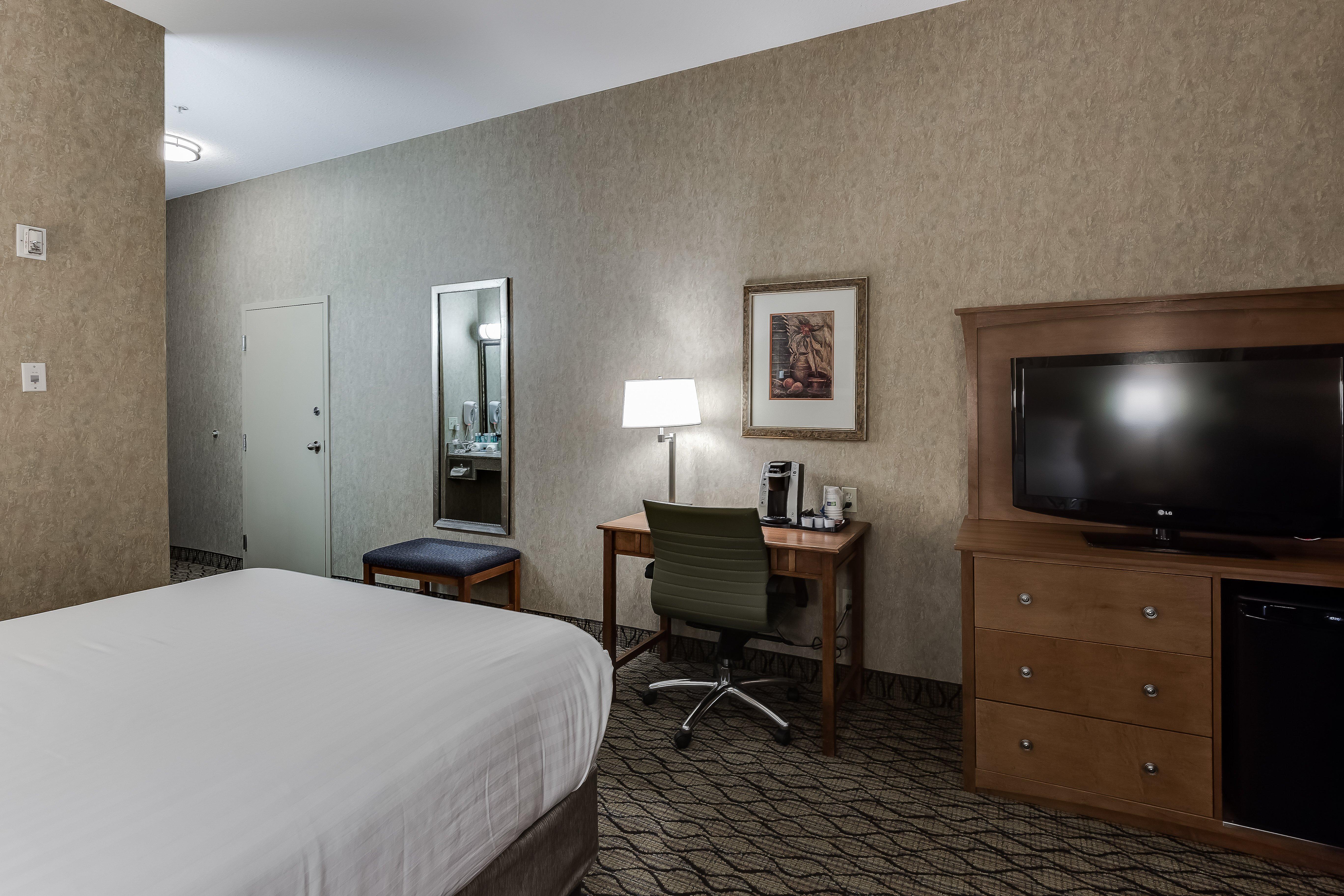 Express & By Ihg