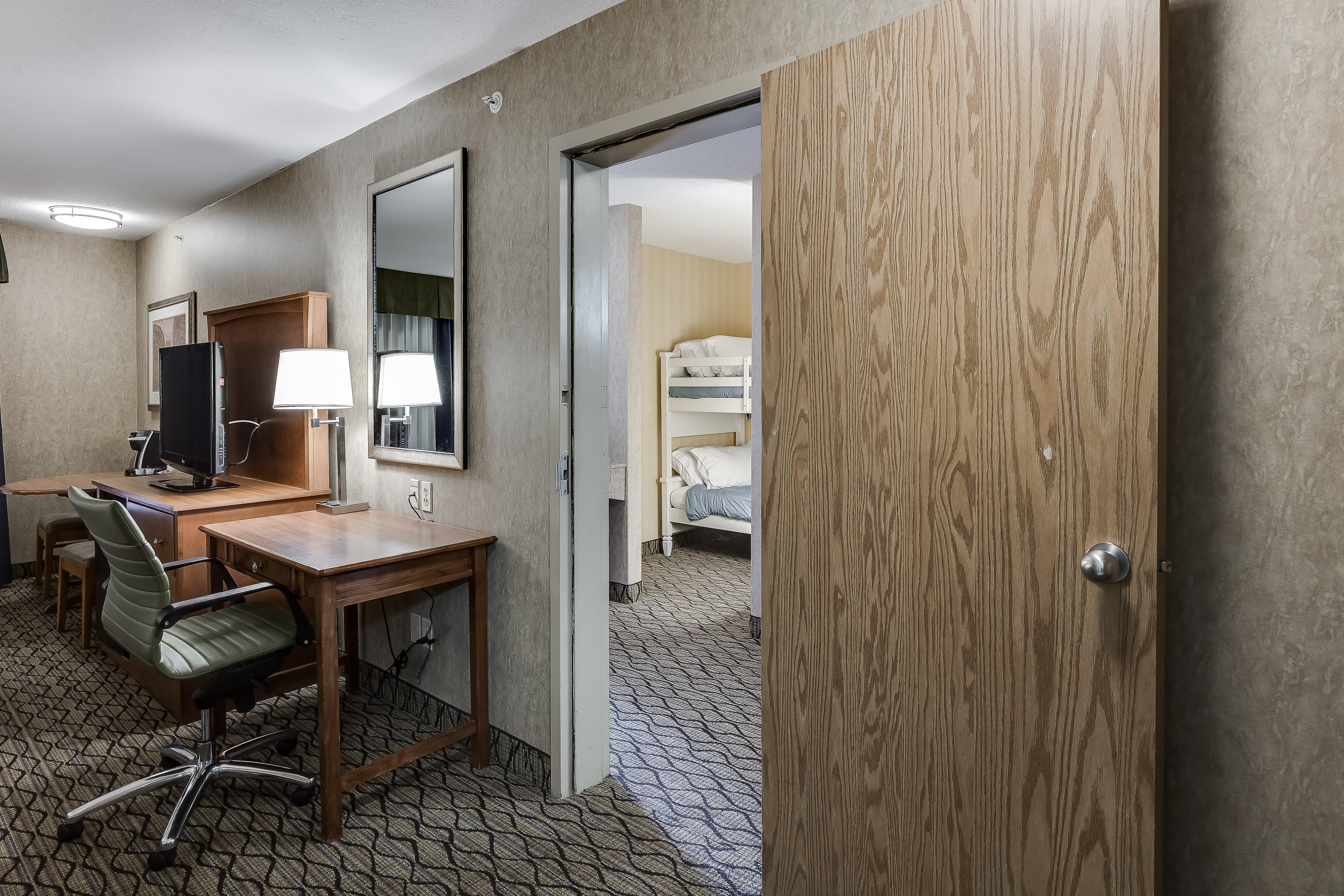 Express & By Ihg 2*