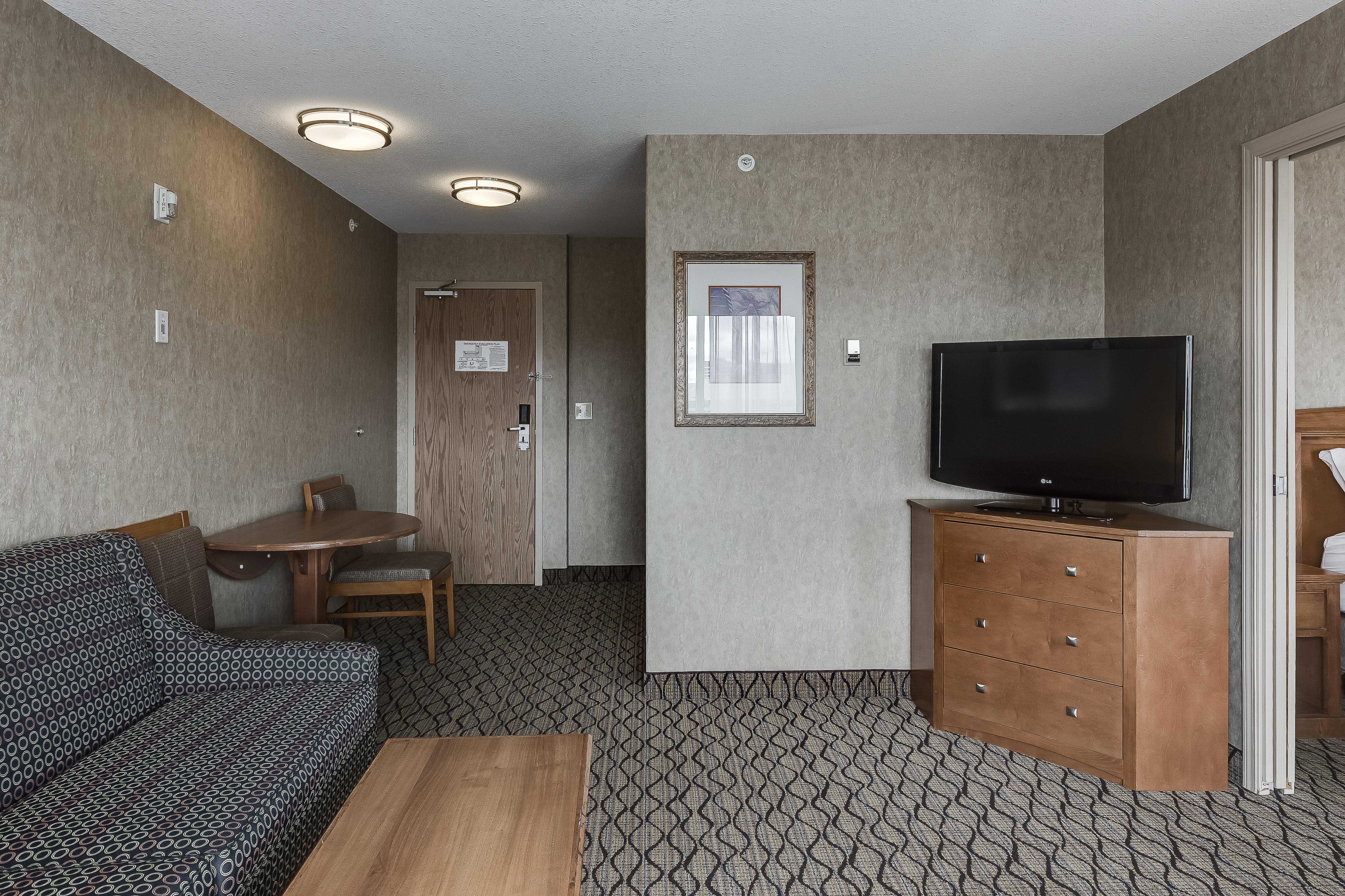 Express & By Ihg 2*